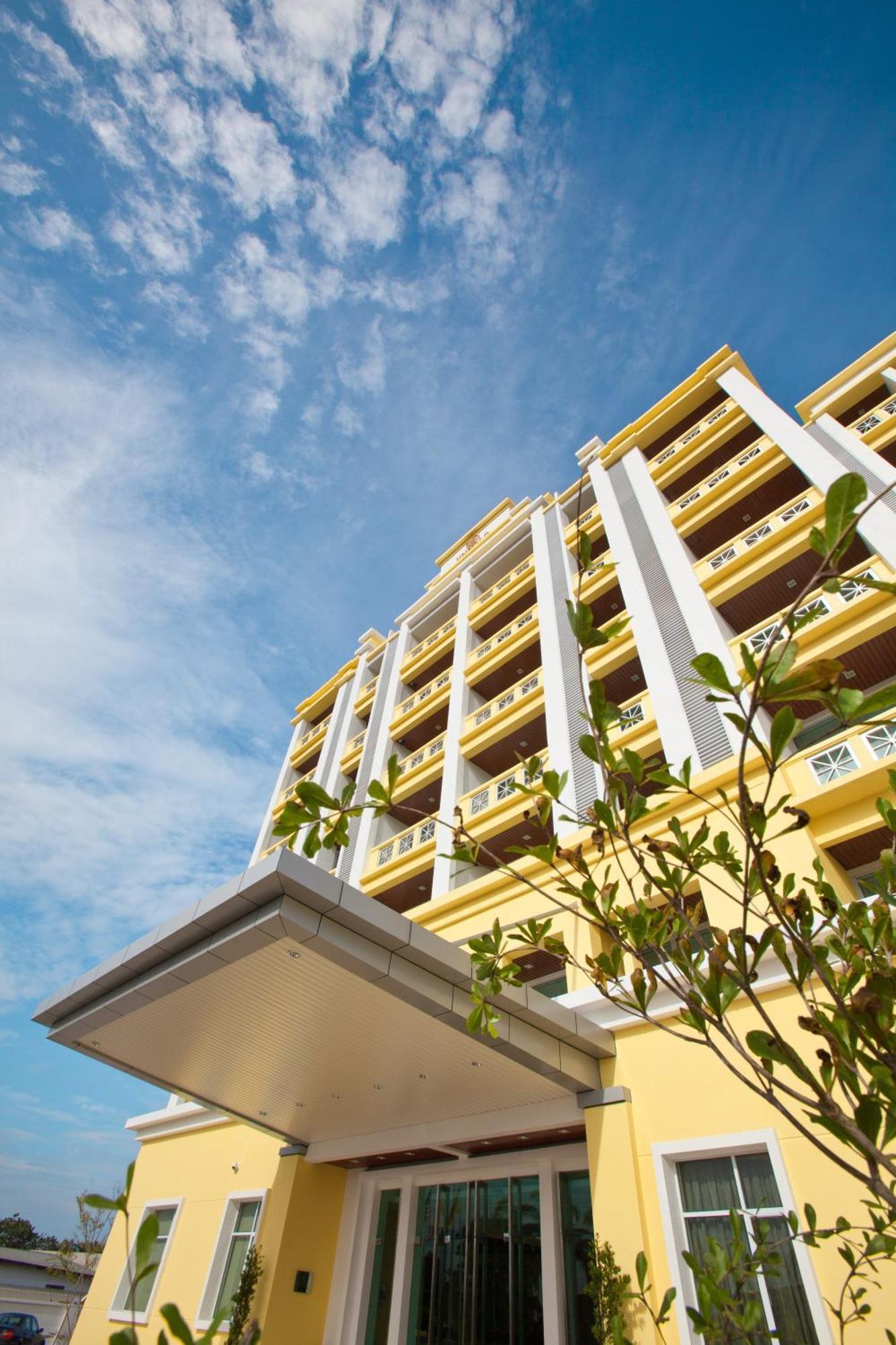 Jinhold Apartment Hotel Bintulu Exterior foto